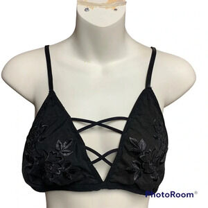 True black embroidered cups XL bra simple clasp and adjustable straps